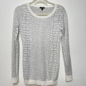 Express Women's Sweater in White and Gray